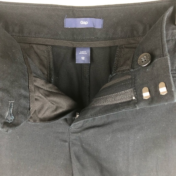 Gap Shorts - Picture 3 of 5